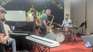 PXL 20250804 214225002